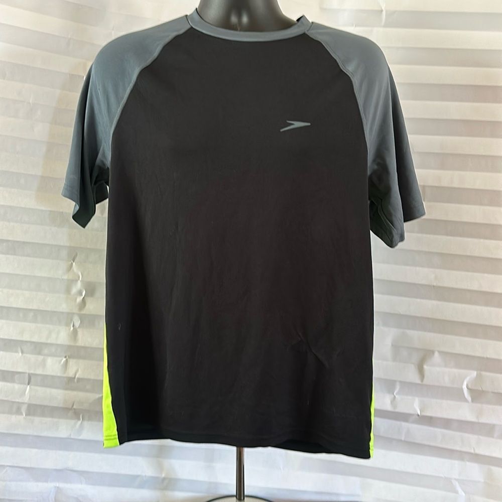 Speedo Men’s Block the Burn Rash Guard Shirt Black Gray Short Sleeve Size Large